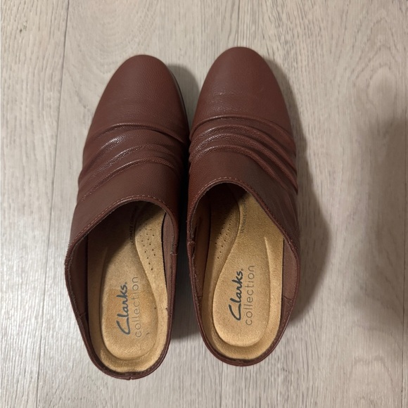 Clarks Shoes - Clarks Dark Brown Leather Emily Charm Mule Size 6
